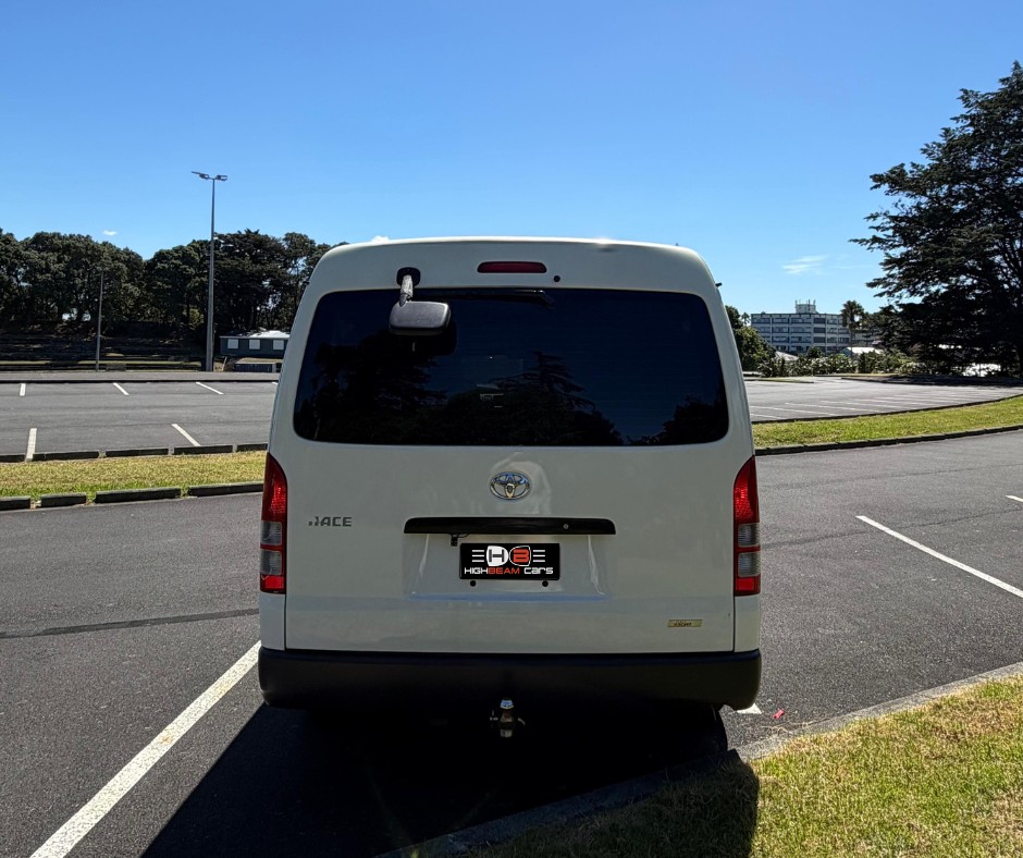 2008 Toyota Hiace Carousel 14