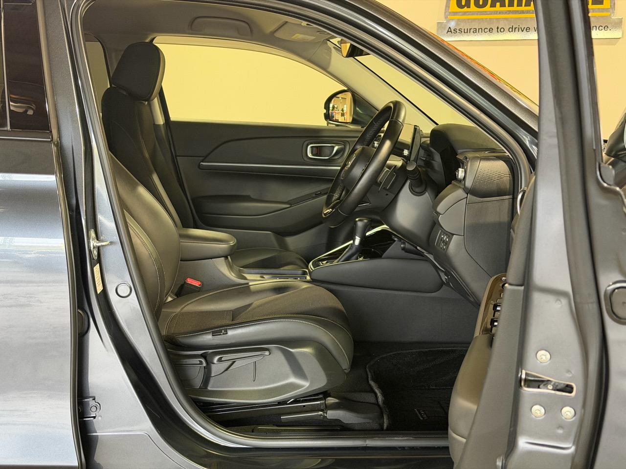 2021 Honda Vezel E:HEV Z Carousel 9