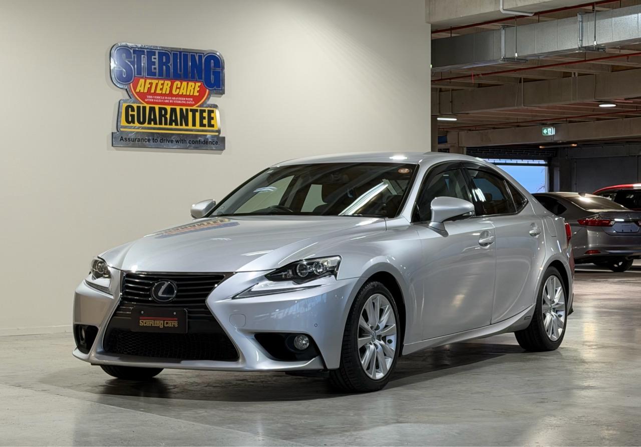 2013 Lexus IS 300h Version L Carousel 12