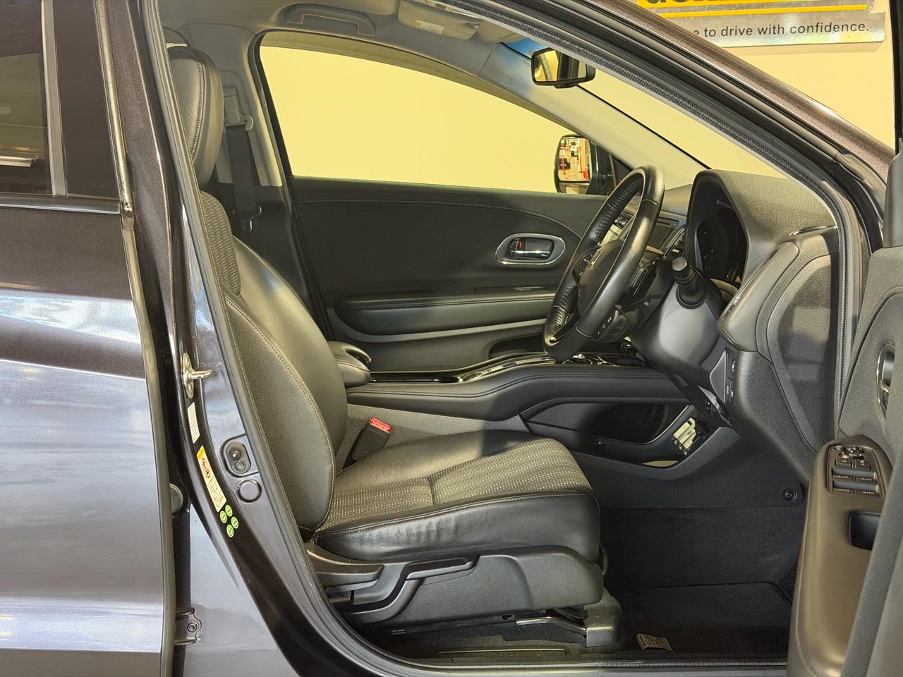 2014 Honda Vezel Hybrid Z Carousel 9