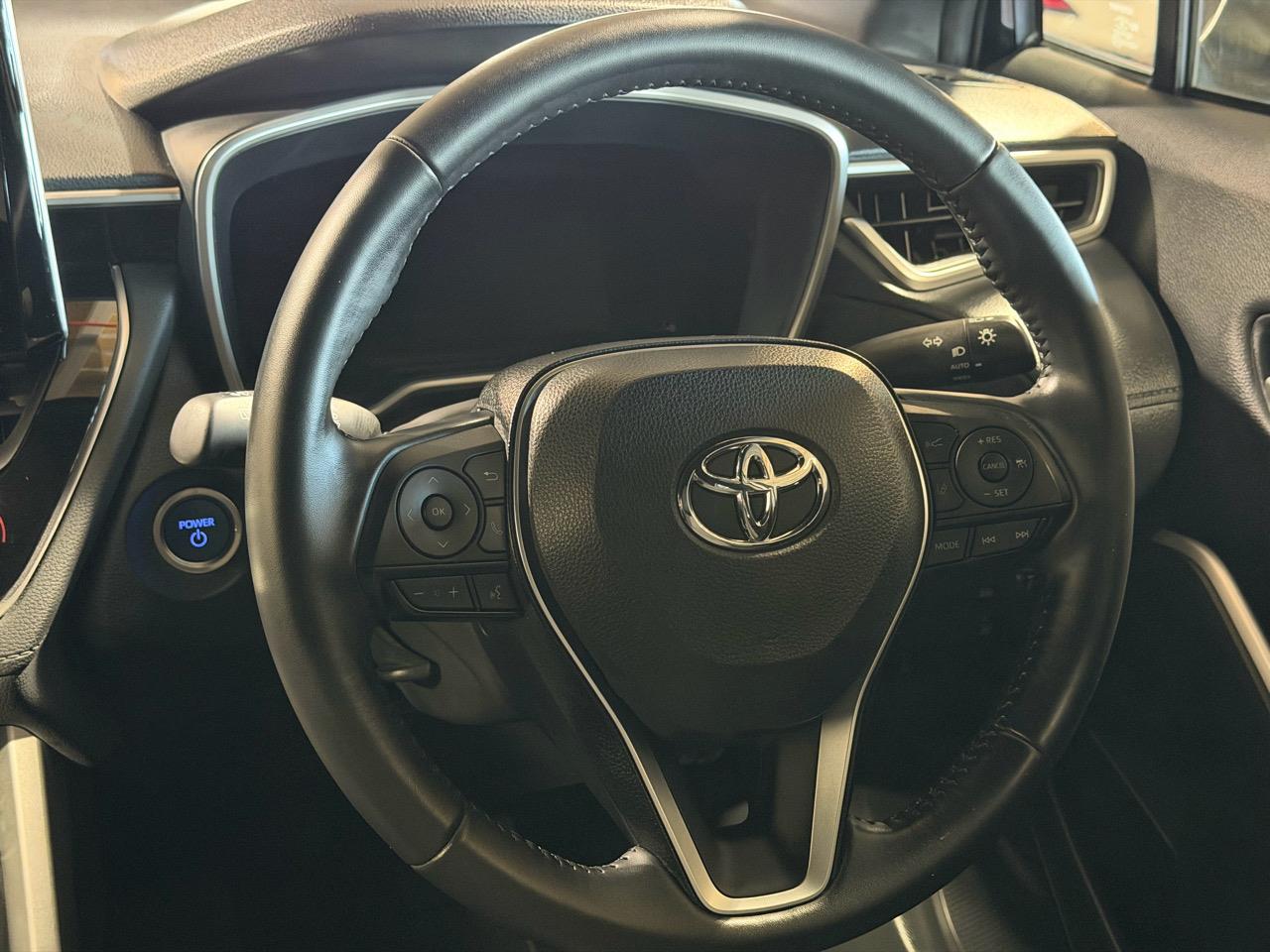 2022 Toyota Corolla Cross HYBRID-S Carousel 4