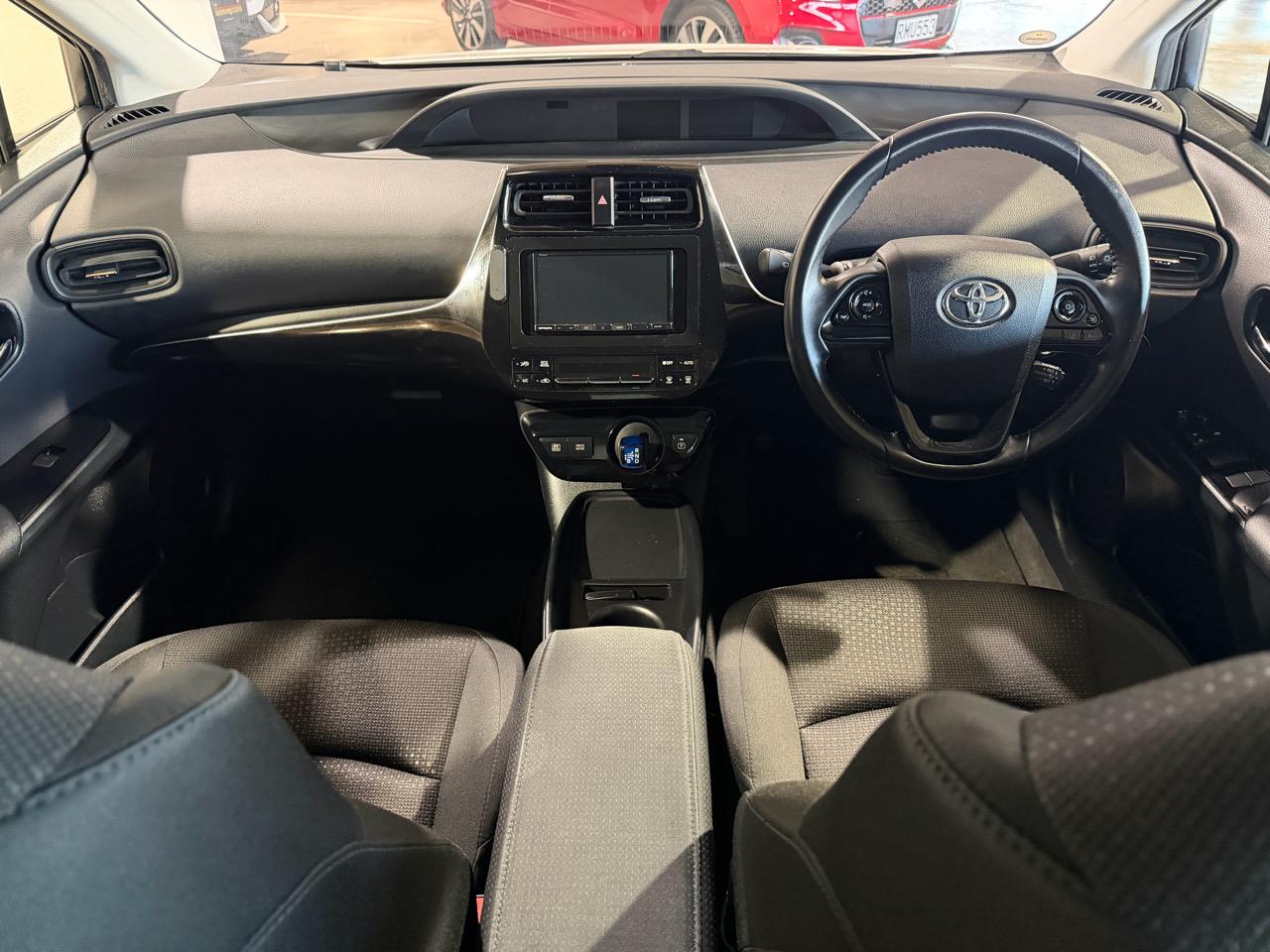 2021 Toyota Prius S -Grade Carousel 5