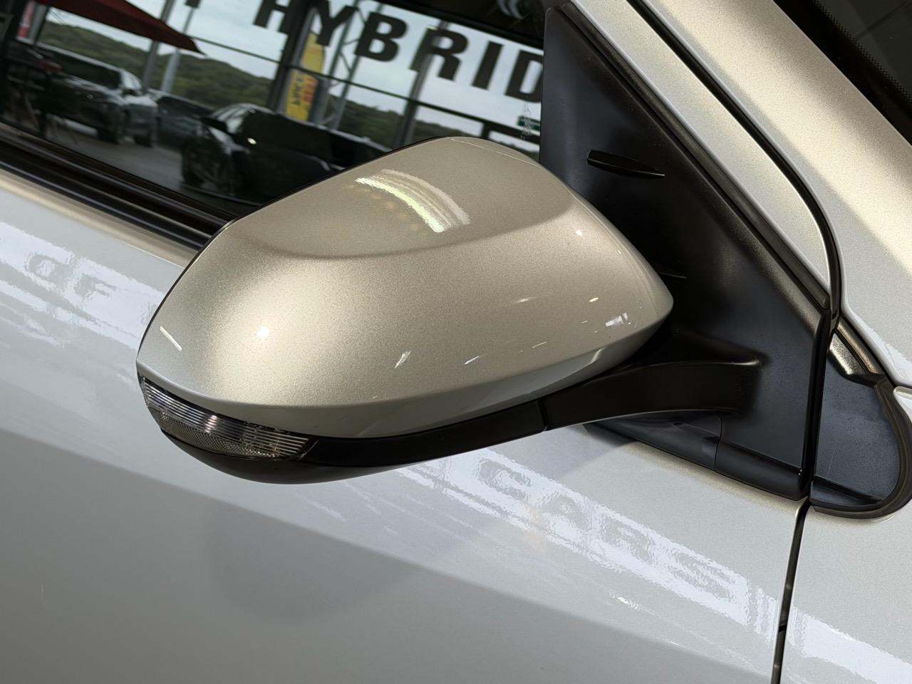 2021 Toyota Yaris Hybrid X Carousel 3