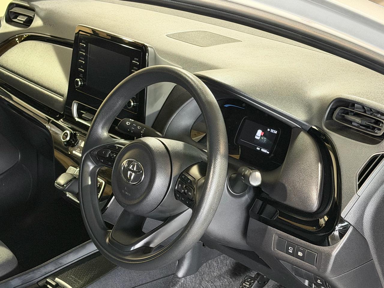 2021 Toyota Aqua X-GRADE Carousel 6