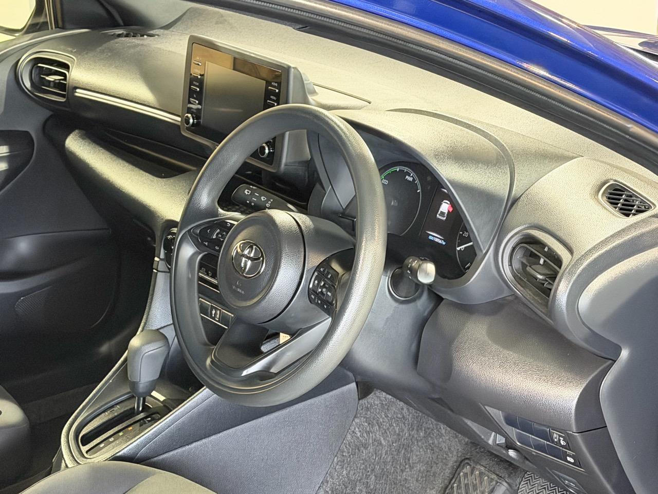 2021 Toyota Yaris Hybrid X Carousel 6