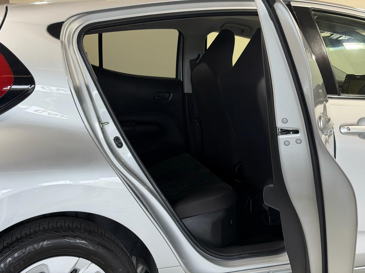 2021 Toyota Aqua X-GRADE Carousel 10