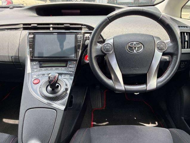 2014 Toyota Prius S Touring G's Carousel 9