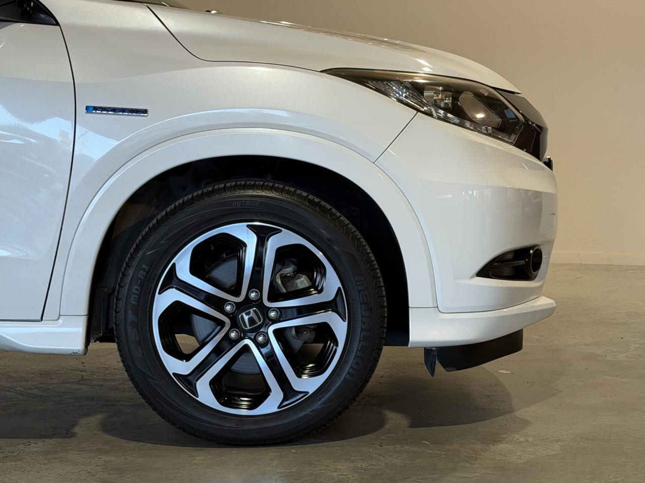 2015 Honda Vezel Hybrid Z Collage 2