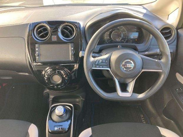 2017 Nissan Note E-Power X Carousel 5