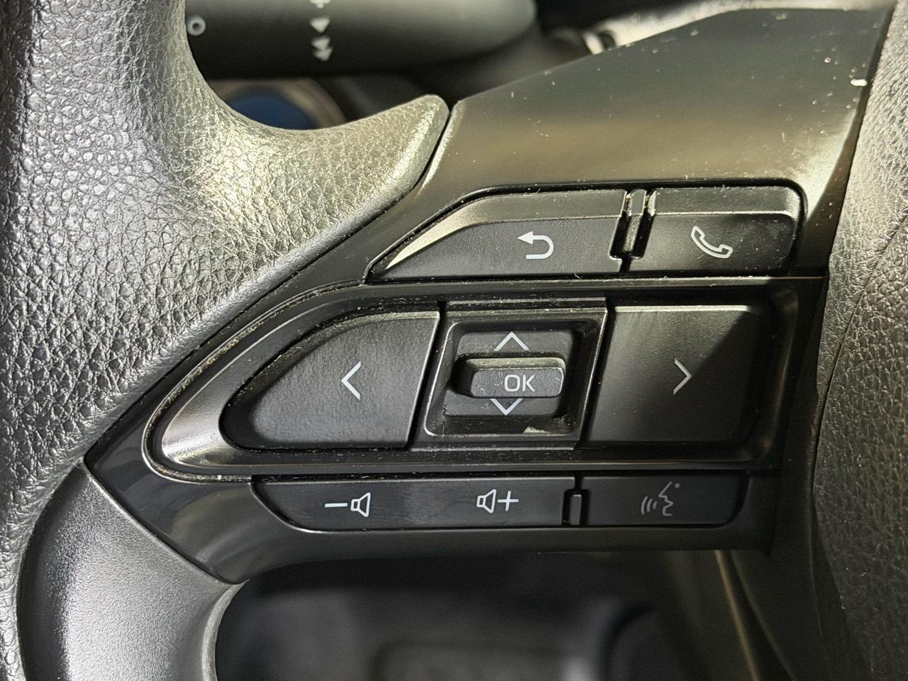 2021 Toyota Yaris Hybrid X Carousel 7