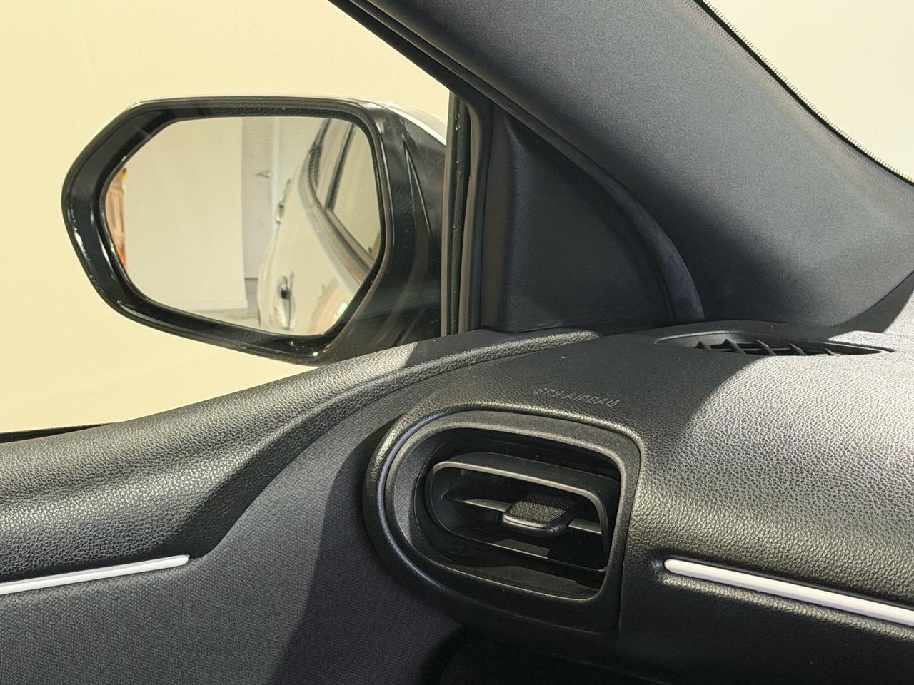 2021 Toyota Yaris Hybrid X Carousel 4