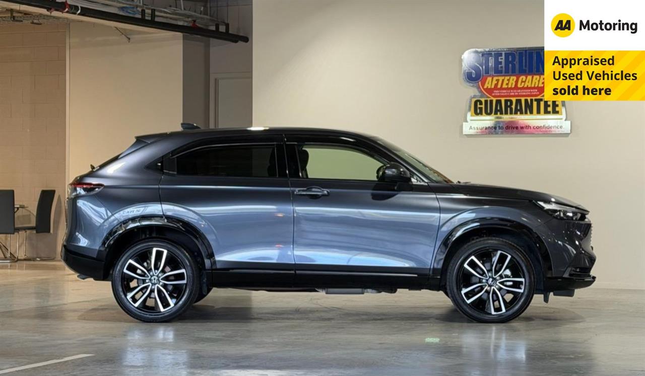 2021 Honda Vezel E:HEV Z Carousel 1