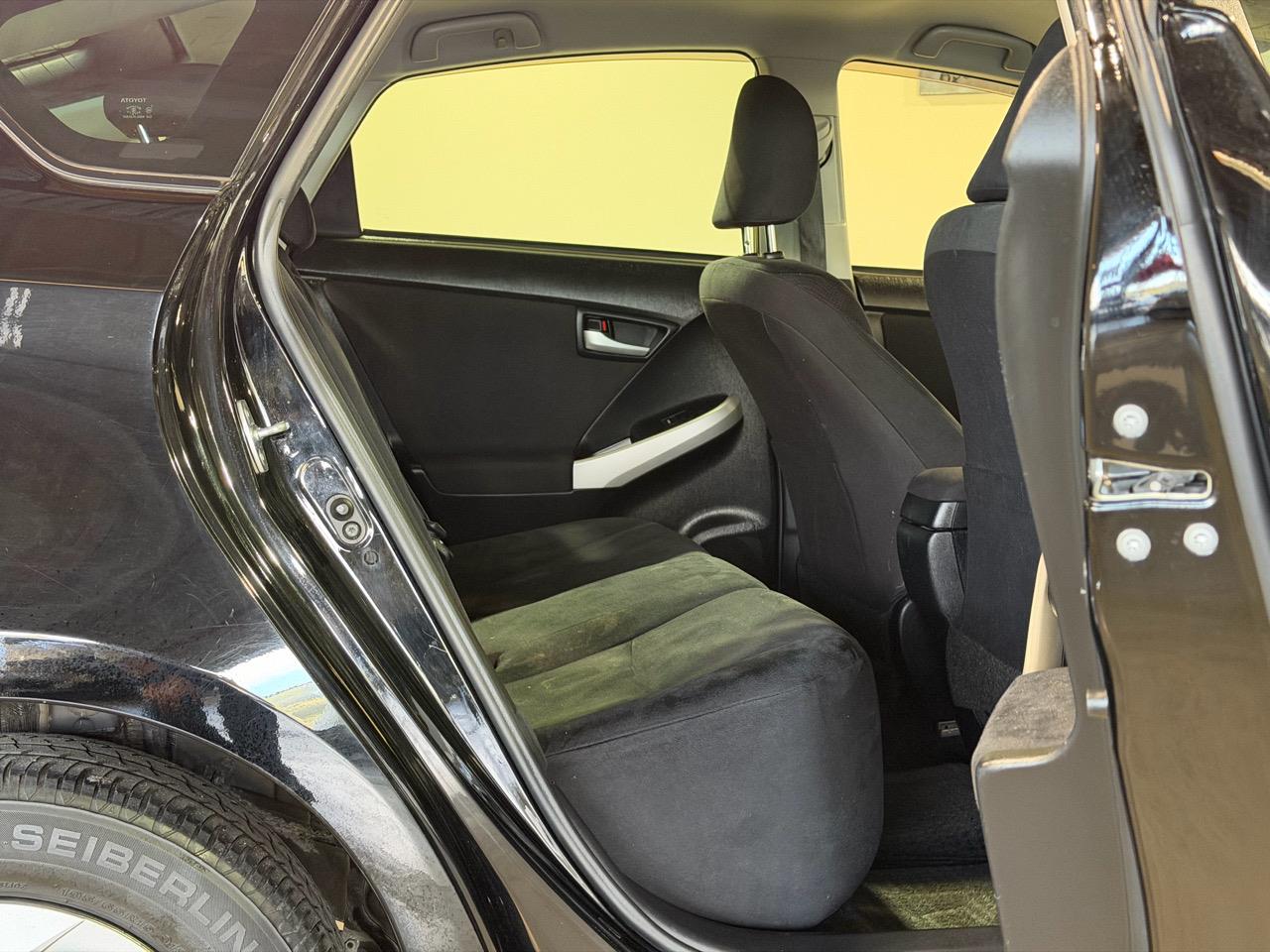 2015 Toyota Prius S -Grade Carousel 10