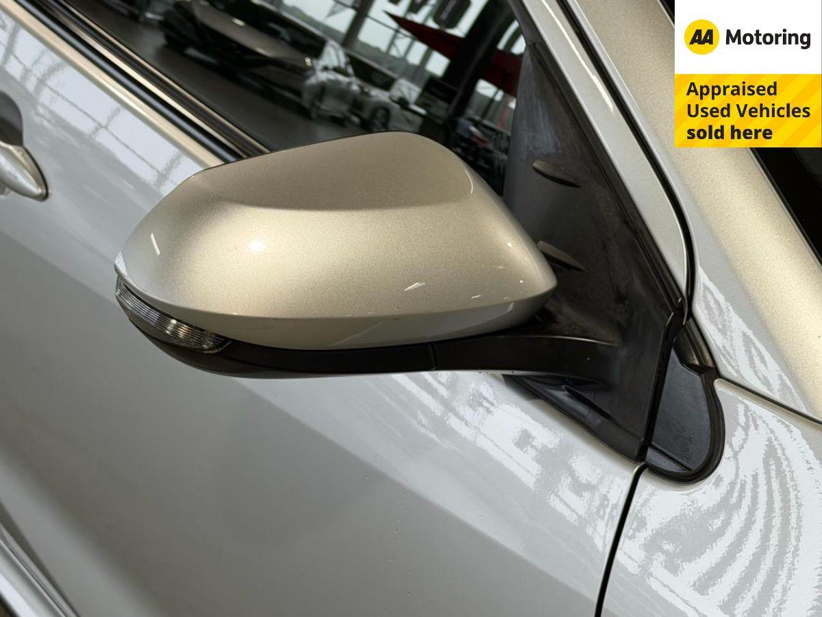2021 Toyota Yaris Hybrid X Carousel 3