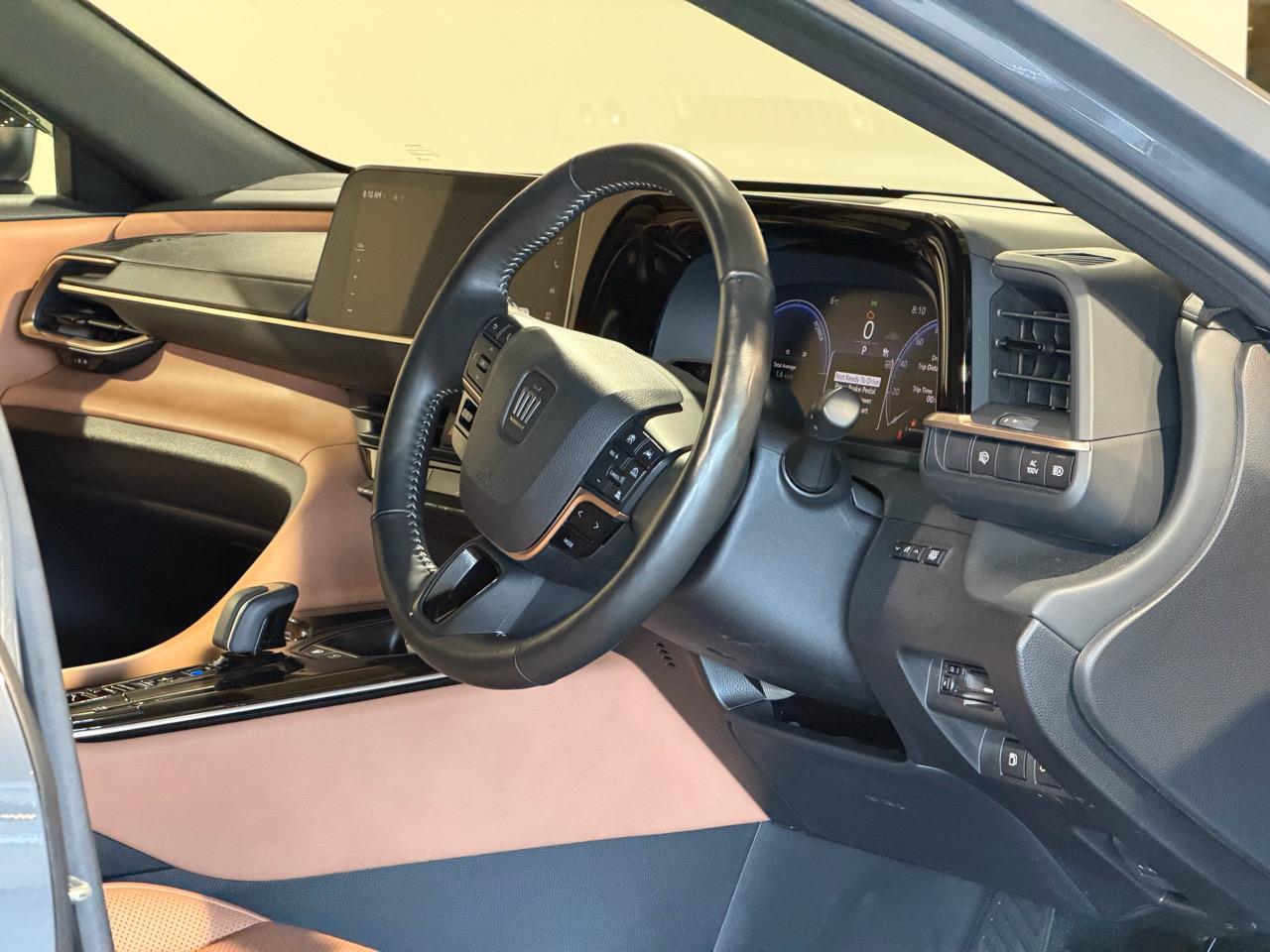2023 Toyota Crown SPORT-HYBRID Carousel 18