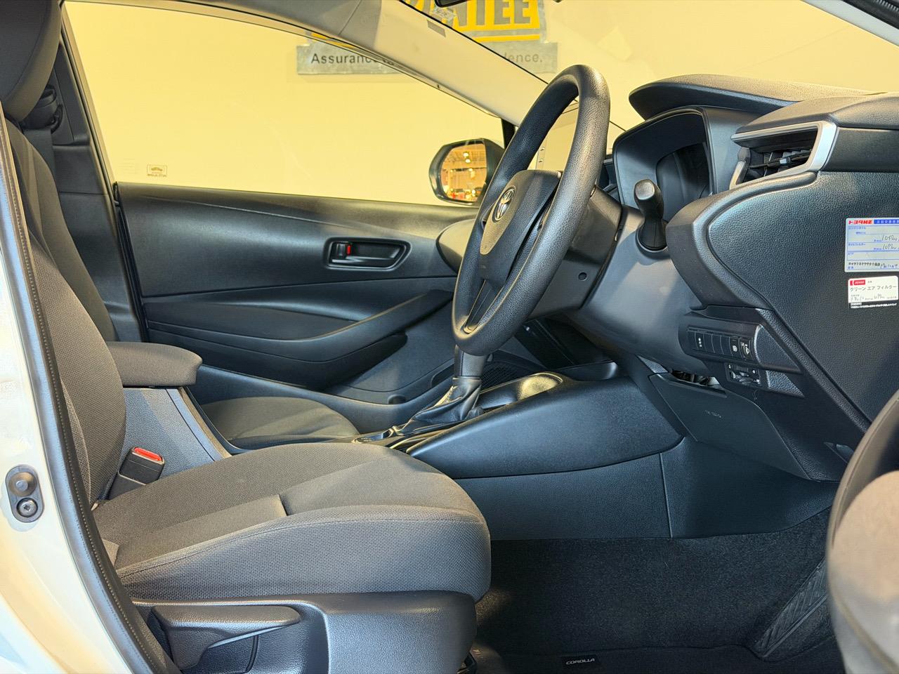 2020 Toyota Corolla Touring Hybrid G-X Plus Carousel 17