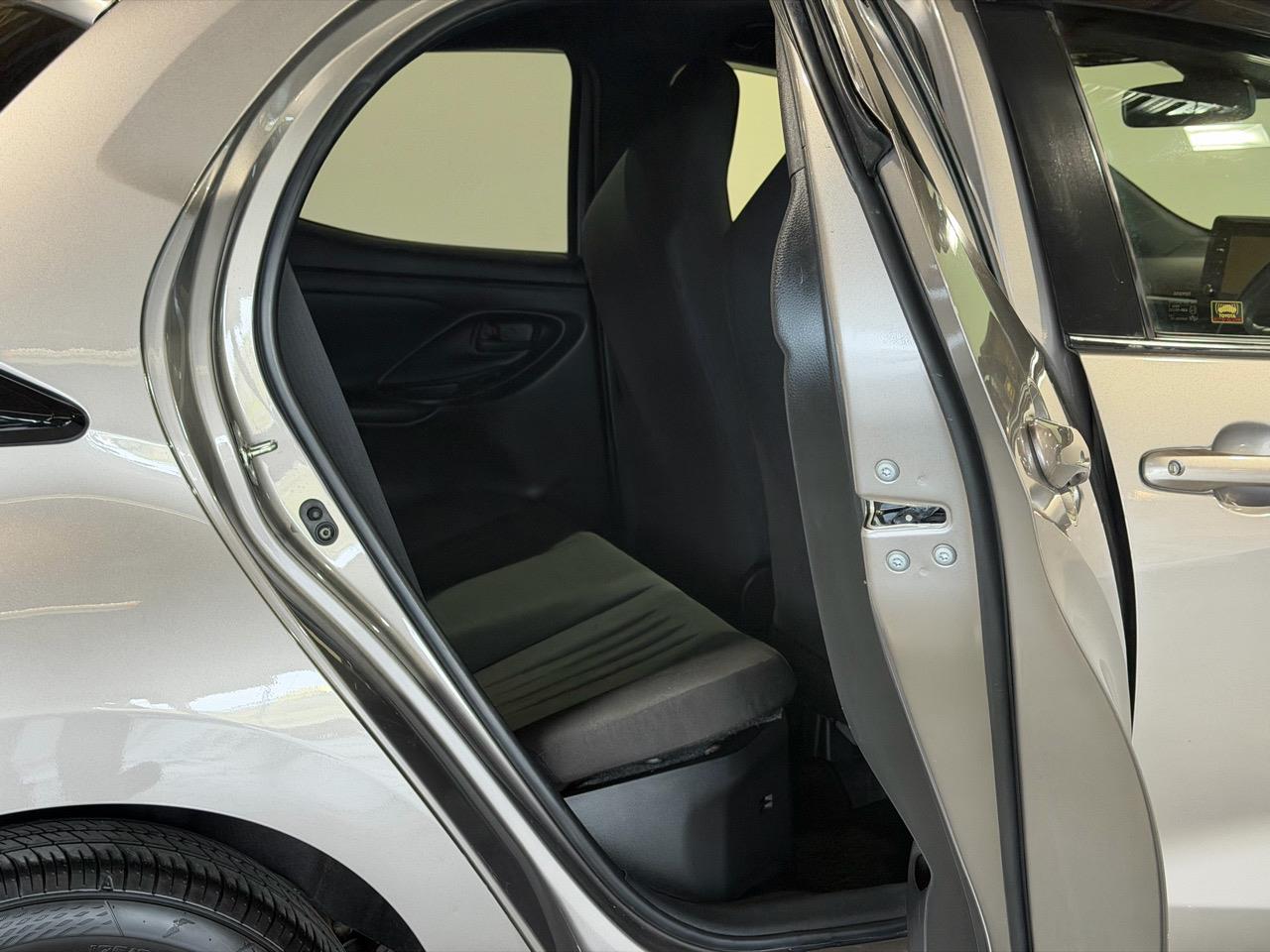 2021 Toyota Yaris Hybrid X Carousel 10