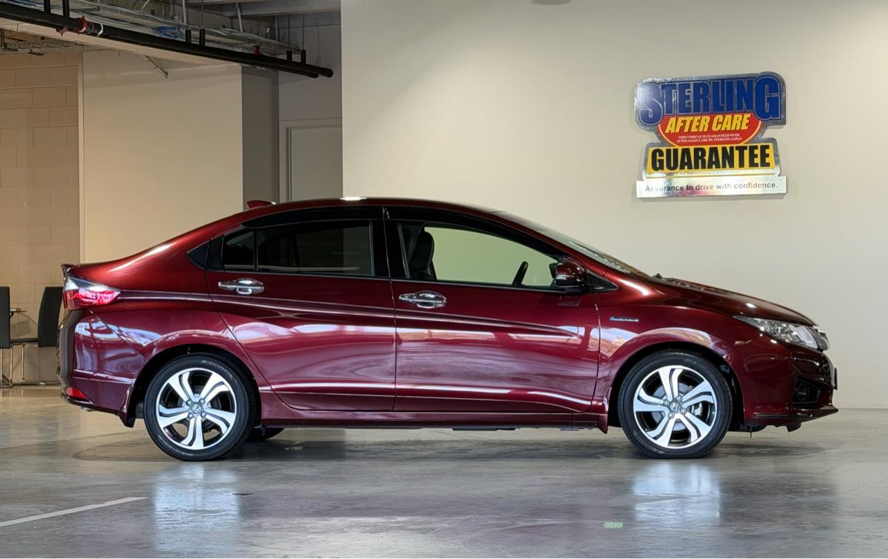 2015 Honda Grace Hybrid EX Collage 1