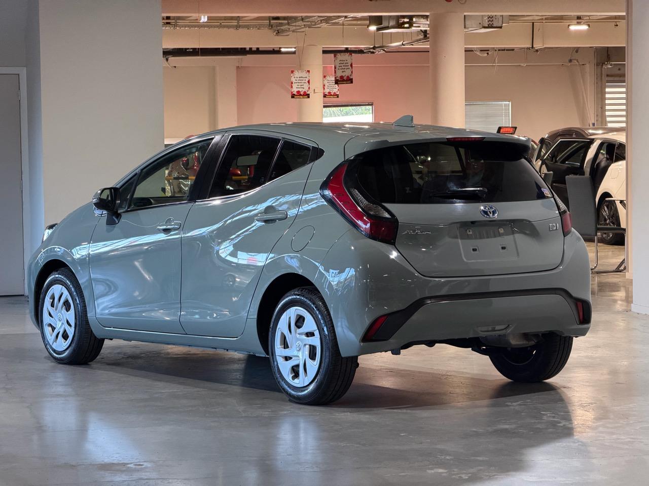 2022 Toyota Aqua X-GRADE Carousel 13