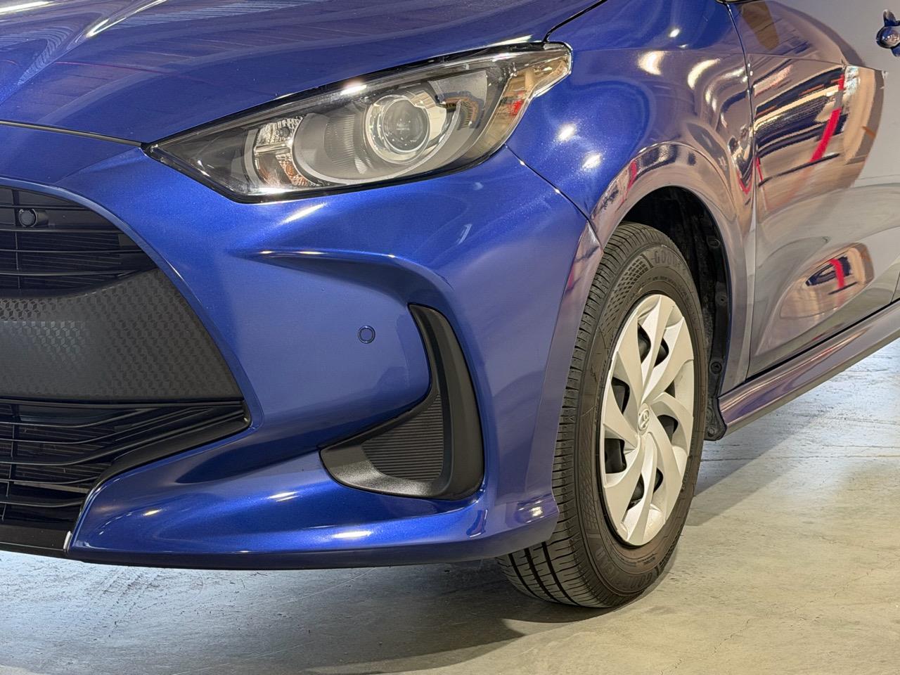 2021 Toyota Yaris Hybrid X Carousel 13