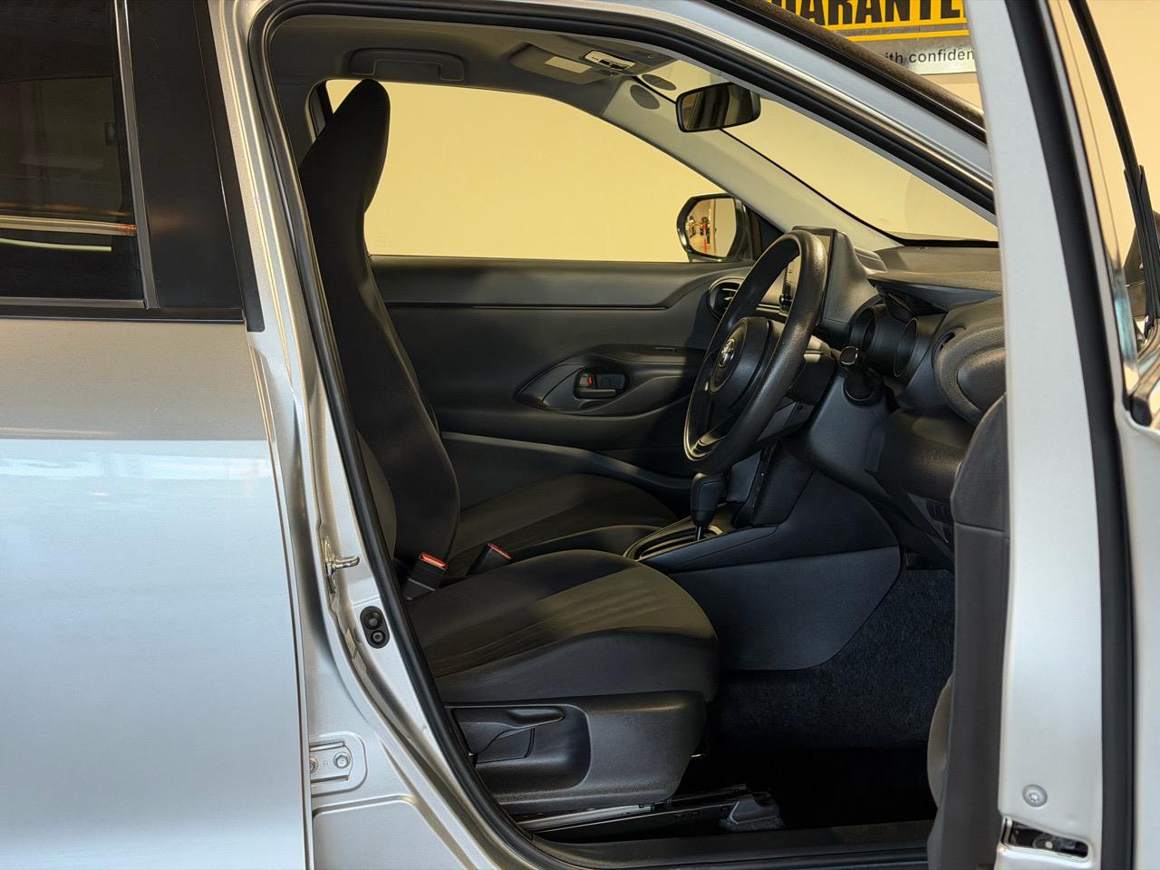 2021 Toyota Yaris Cross HYBRID-X Carousel 9