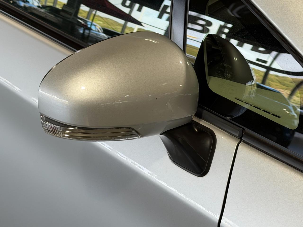 2012 Toyota Prius S -Grade Carousel 3