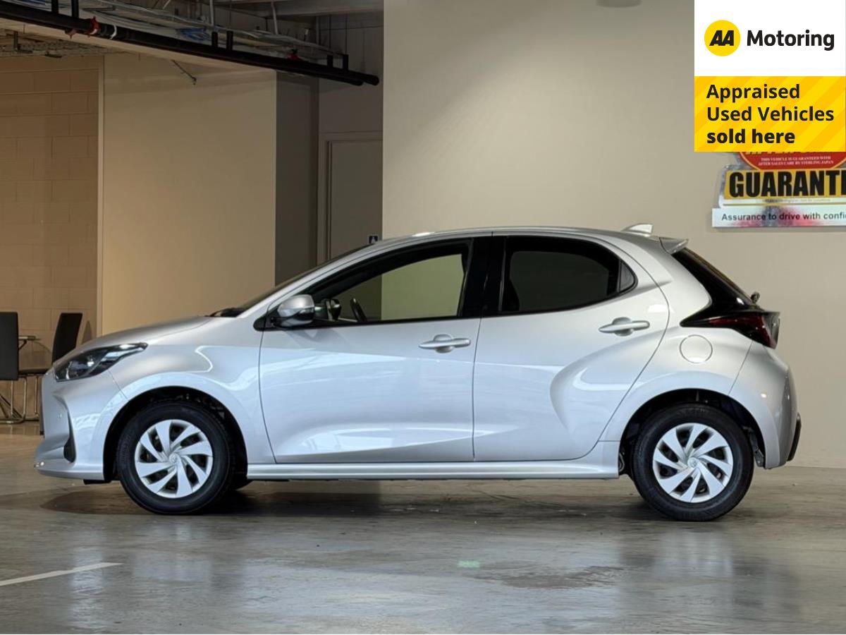 2021 Toyota Yaris Hybrid X Carousel 14