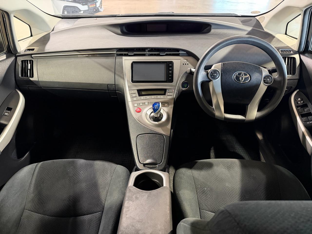 2015 Toyota Prius S -Grade Carousel 5