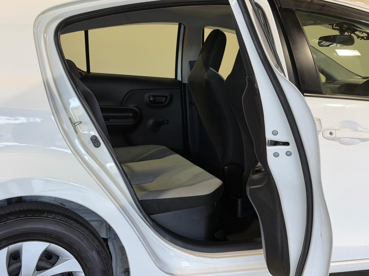 2019 Toyota Aqua L-Grade Carousel 7