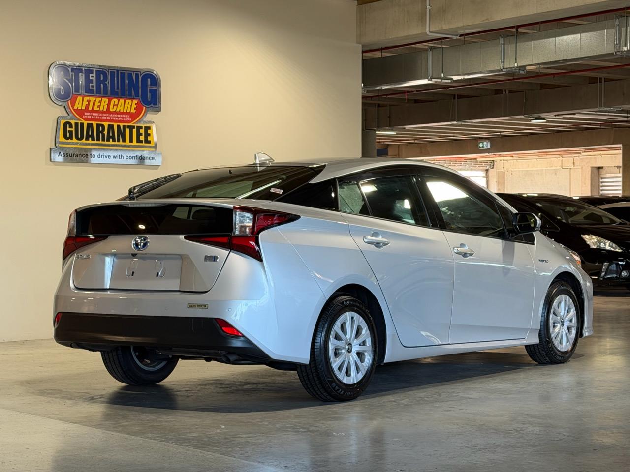 2020 Toyota Prius S -Grade Carousel 17
