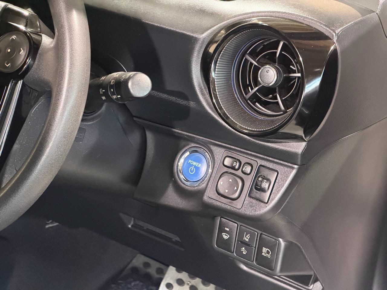 2018 Toyota Aqua "S Grade" Carousel 3