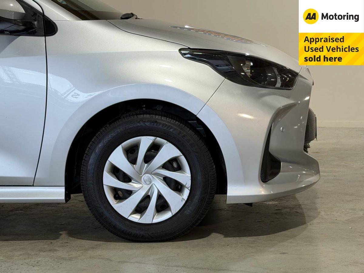 2021 Toyota Yaris Hybrid X Carousel 2
