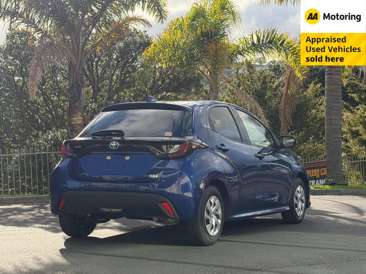 2021 Toyota Yaris Hybrid X Carousel 17