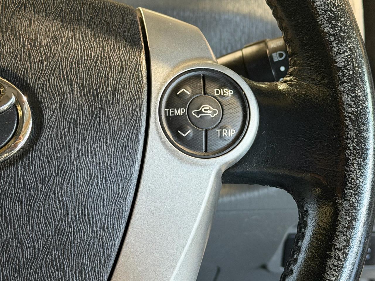 2013 Toyota Prius ALPHA S-TOURING Carousel 8