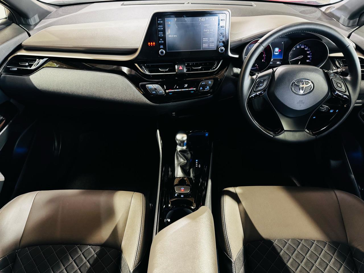 2020 Toyota C-HR (G-T)-Grade Carousel 10
