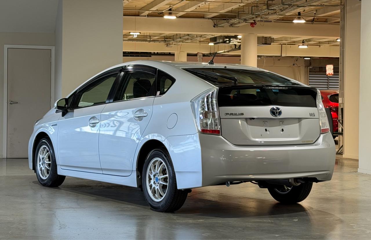 2012 Toyota Prius S -Grade Carousel 15