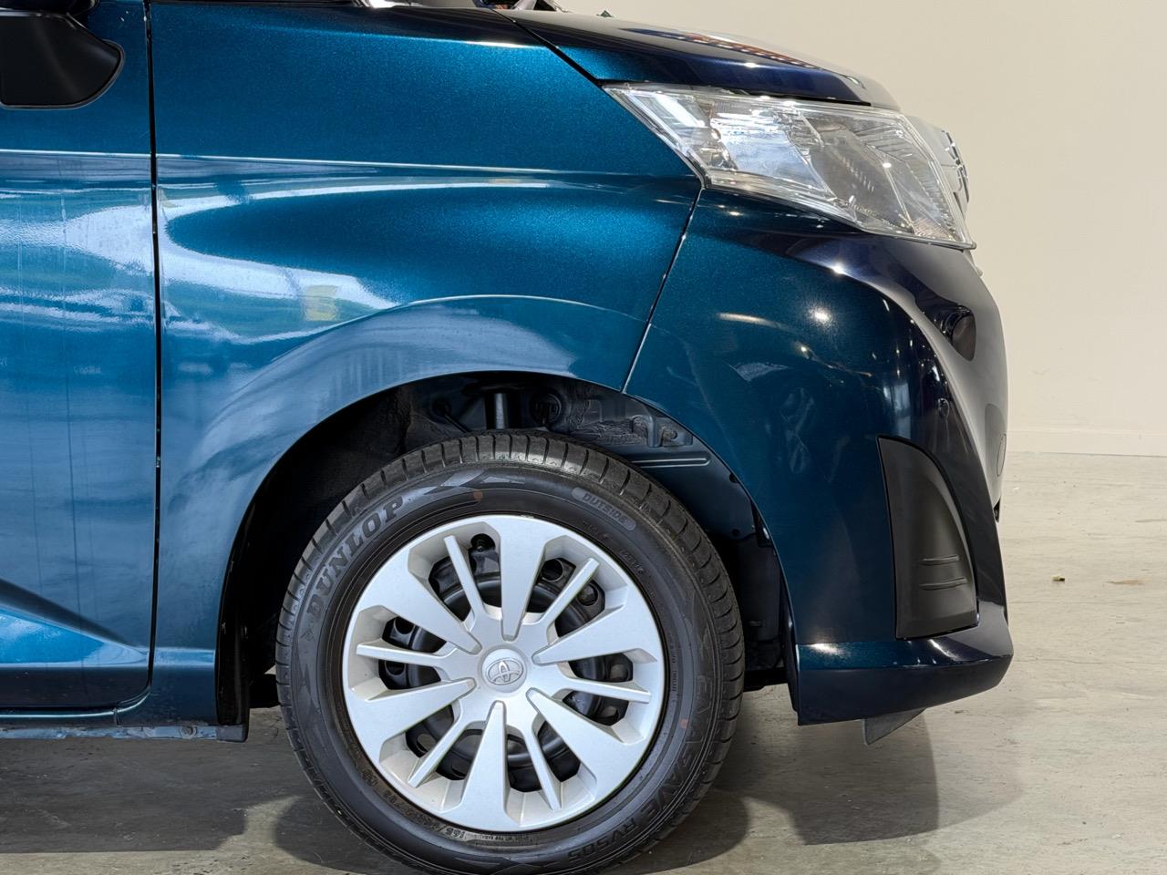 2019 Toyota Roomy G-GRADE Collage 2