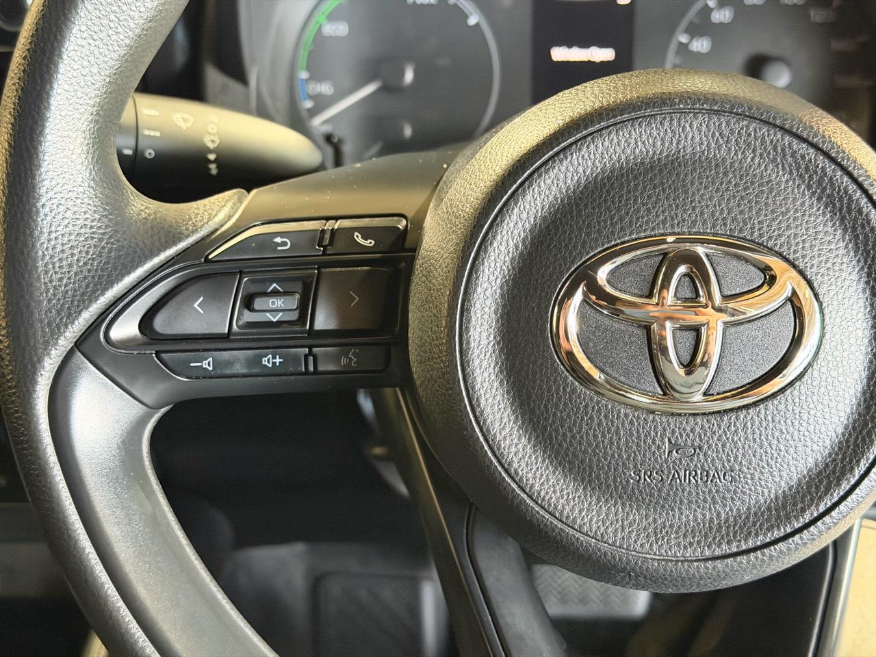 2020 Toyota Yaris Hybrid X Carousel 8