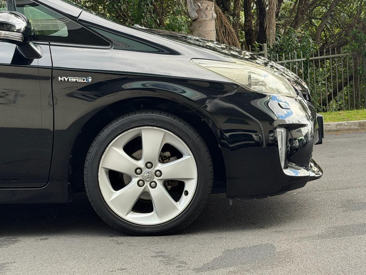 2013 Toyota Prius S Touring Collage 2