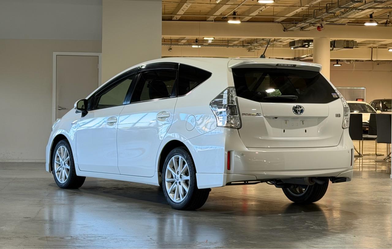 2013 Toyota Prius ALPHA S-TOURING Carousel 16