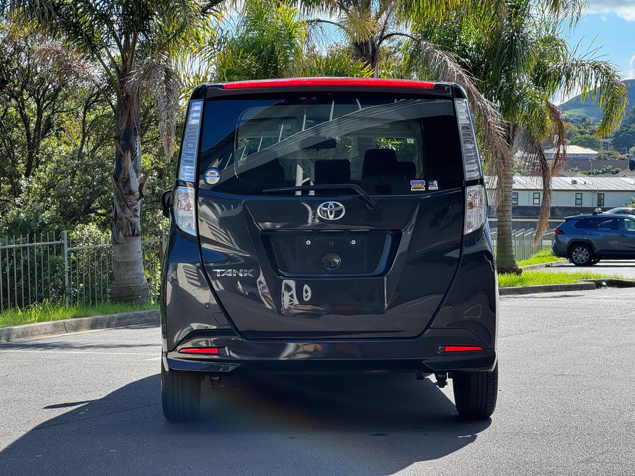 2017 Toyota Tank XS Carousel 14