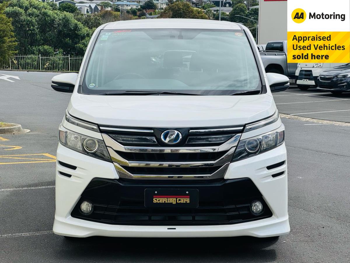 2014 Toyota Voxy Hybrid - V Grade Carousel 11