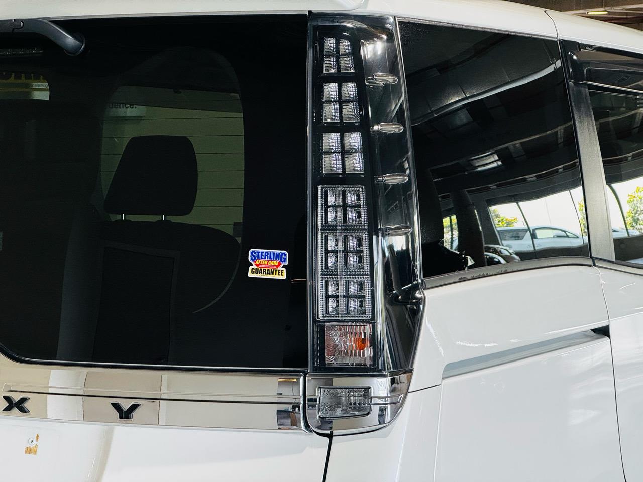 2014 Toyota Voxy Hybrid - V Grade Carousel 10