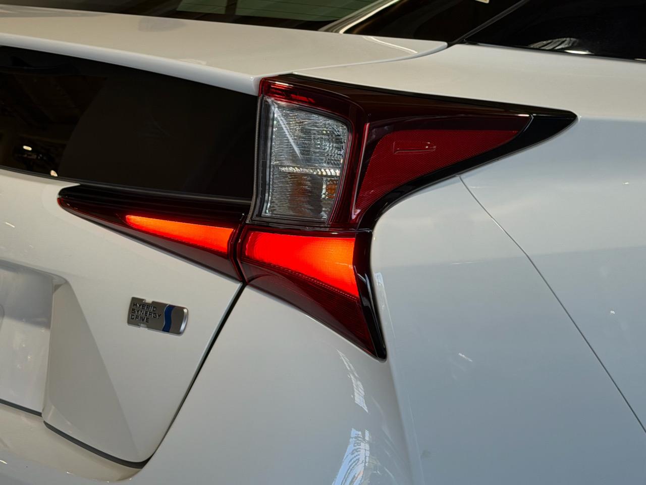 2021 Toyota Prius S -Grade Carousel 18