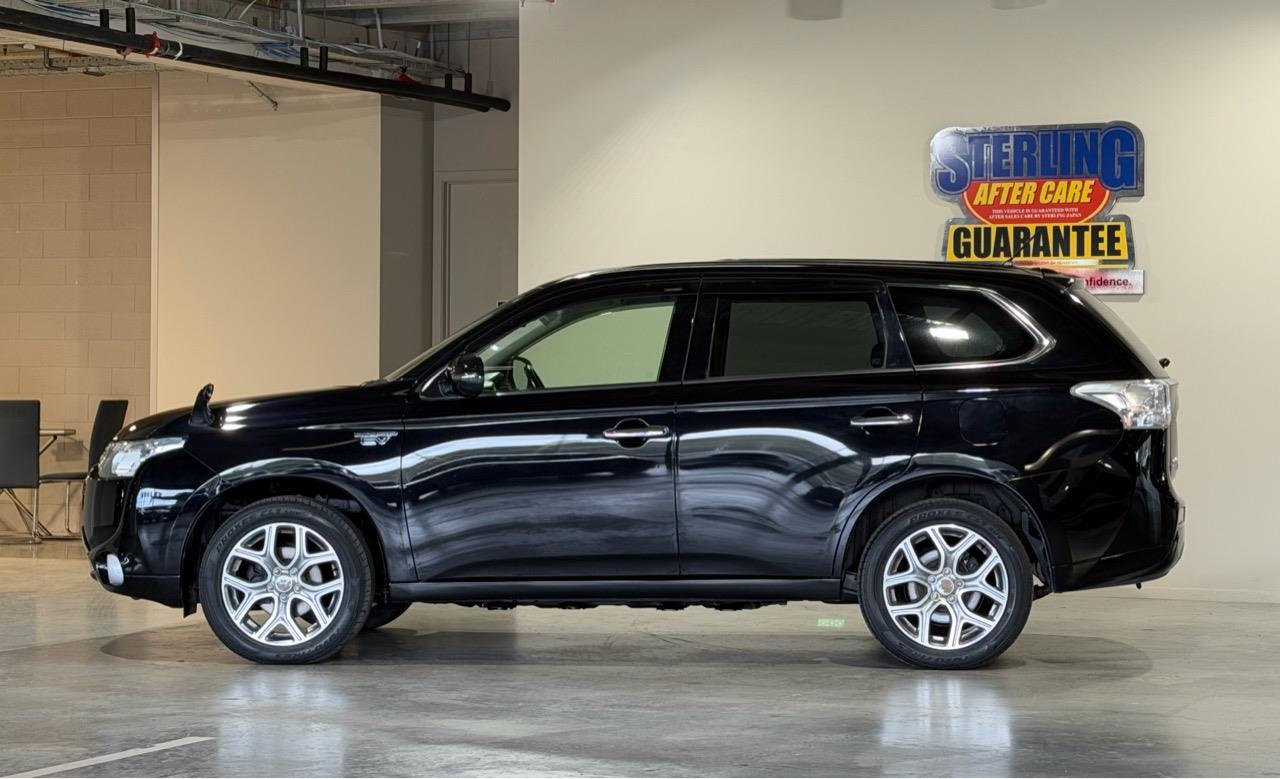 2013 Mitsubishi Outlander PHEV-G Safety Package Carousel 3