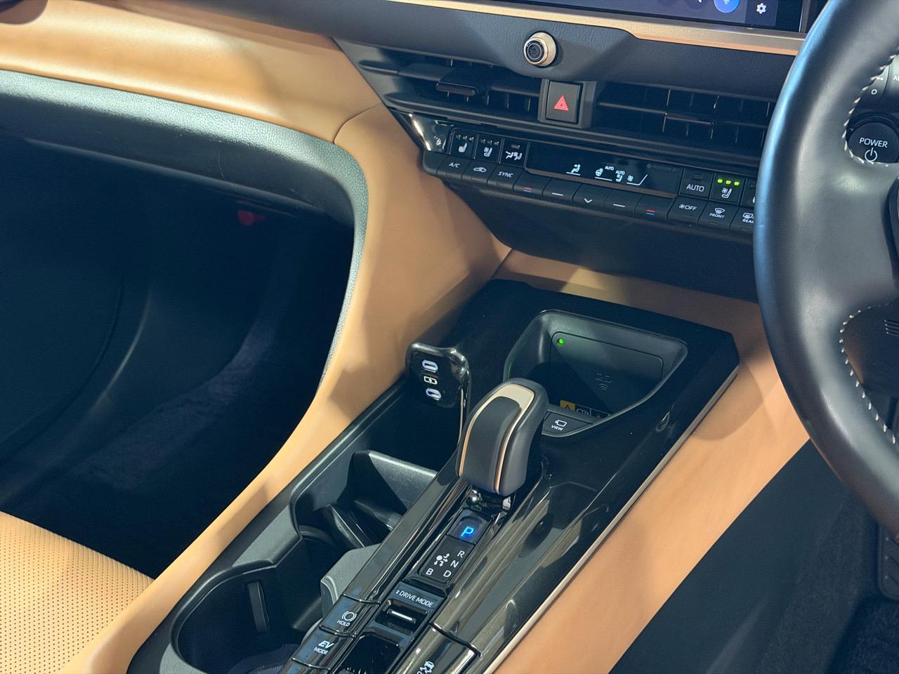 2023 Toyota Crown SPORT-HYBRID Carousel 4