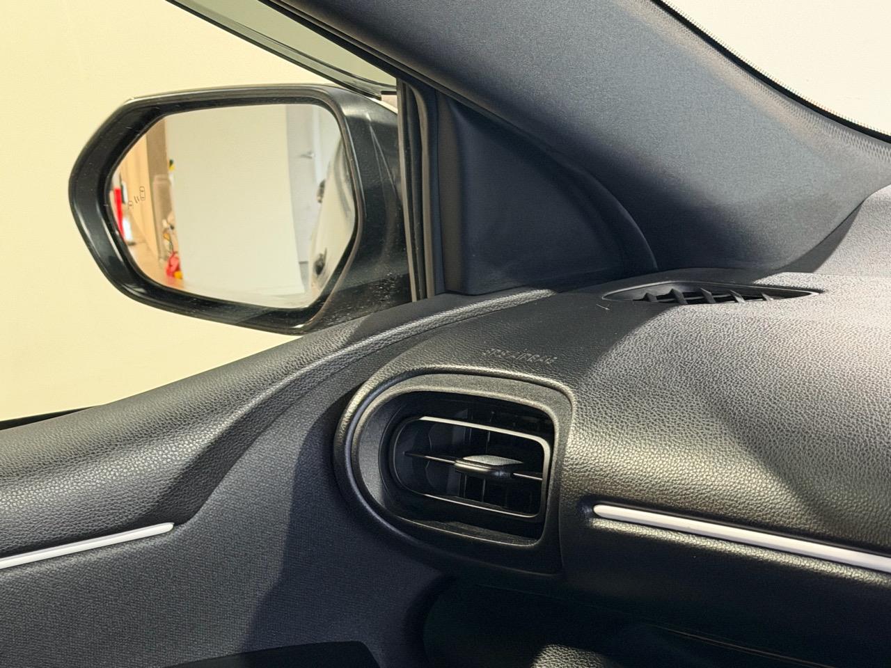 2021 Toyota Yaris Hybrid X Carousel 4