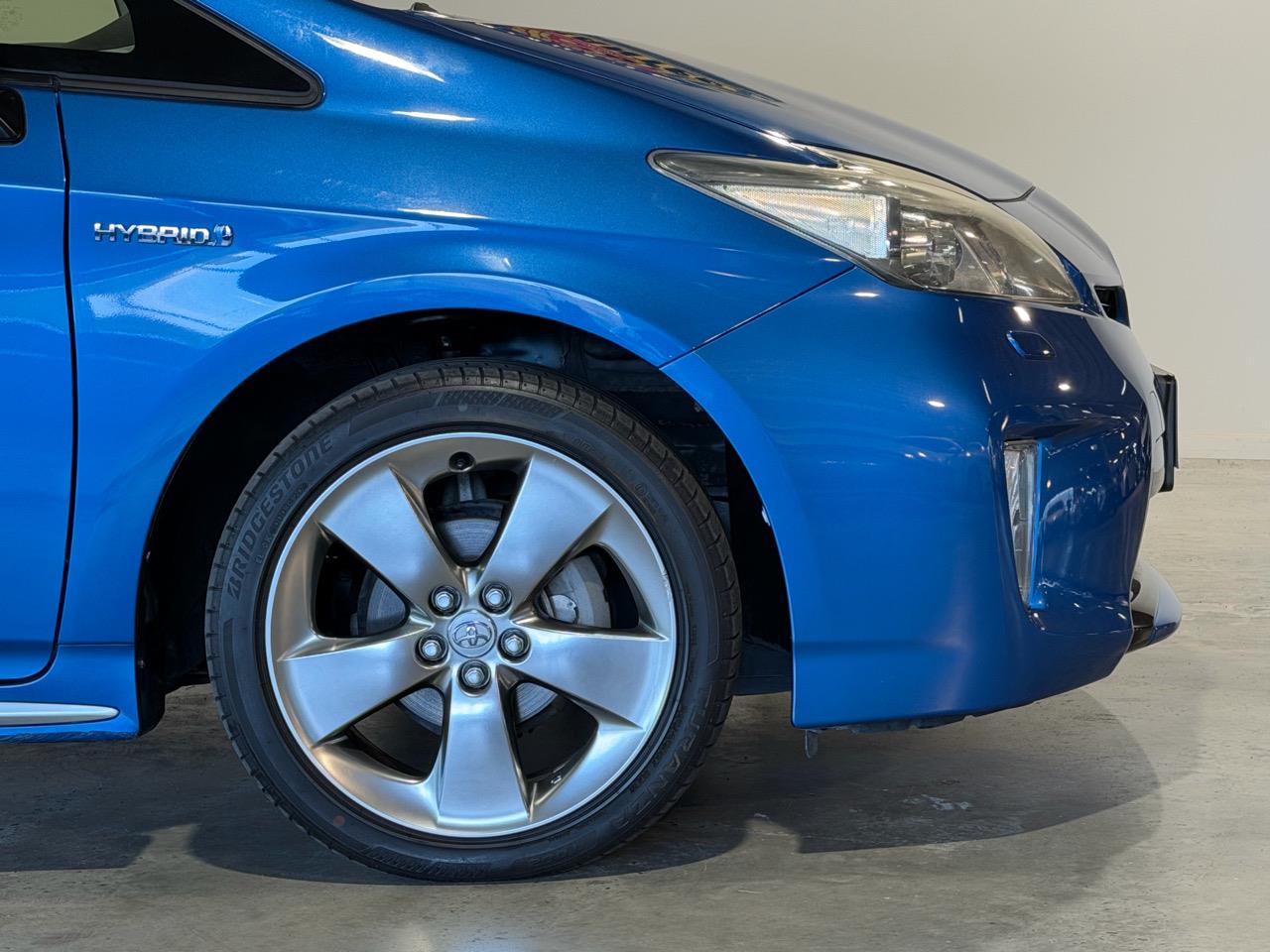 2013 Toyota Prius S -Touring Selection Mycoorde Carousel 2