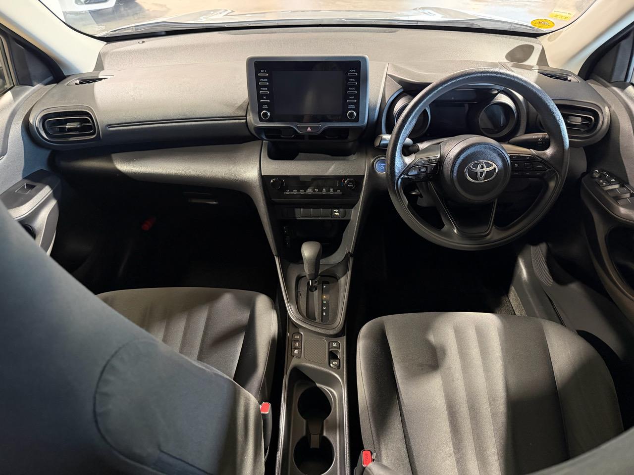 2021 Toyota Yaris Cross HYBRID-X Carousel 6