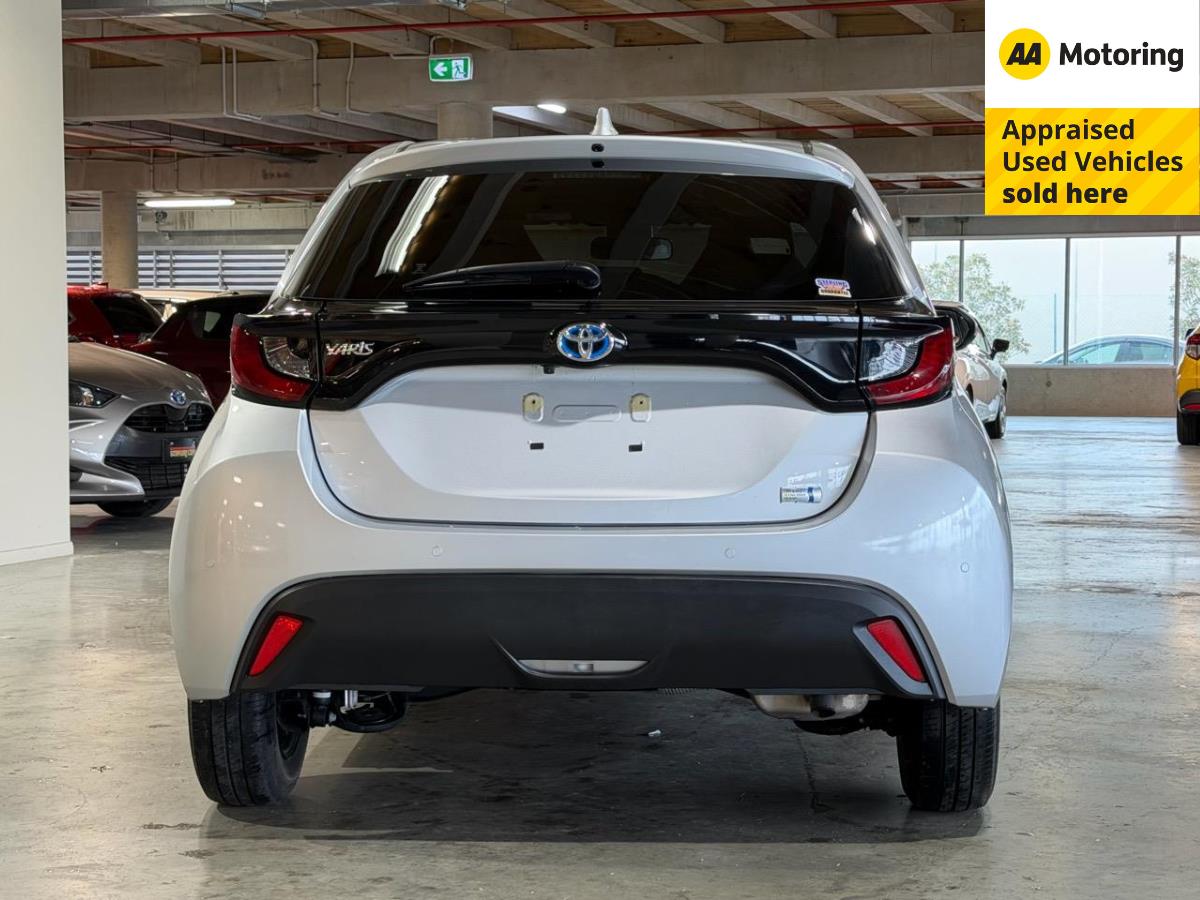 2021 Toyota Yaris Hybrid X Carousel 16